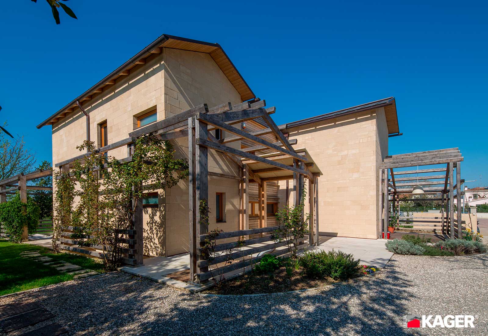 Casa-in-legno-Forli-Kager-Italia-03
